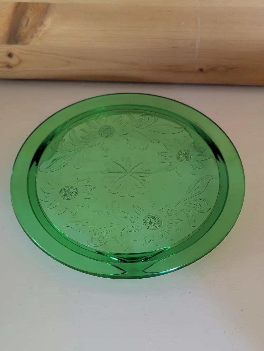 VTG. Jeannette Iraineum Glass Company, Green Pressed Glass Footed Cake Plate.